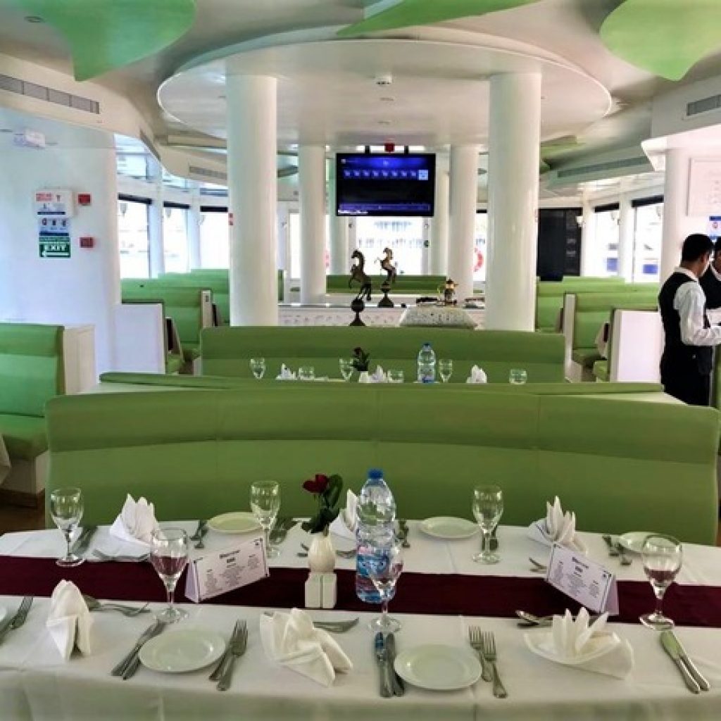 Luxury cruise marina dubai