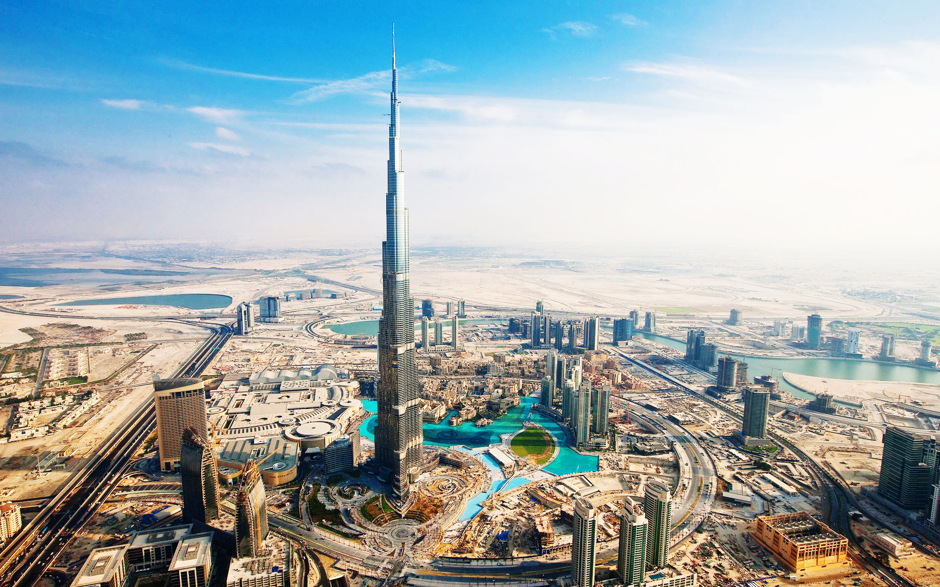 Combo Explore Dubai: Burj Khalifa, Aquarium & Desert Safari