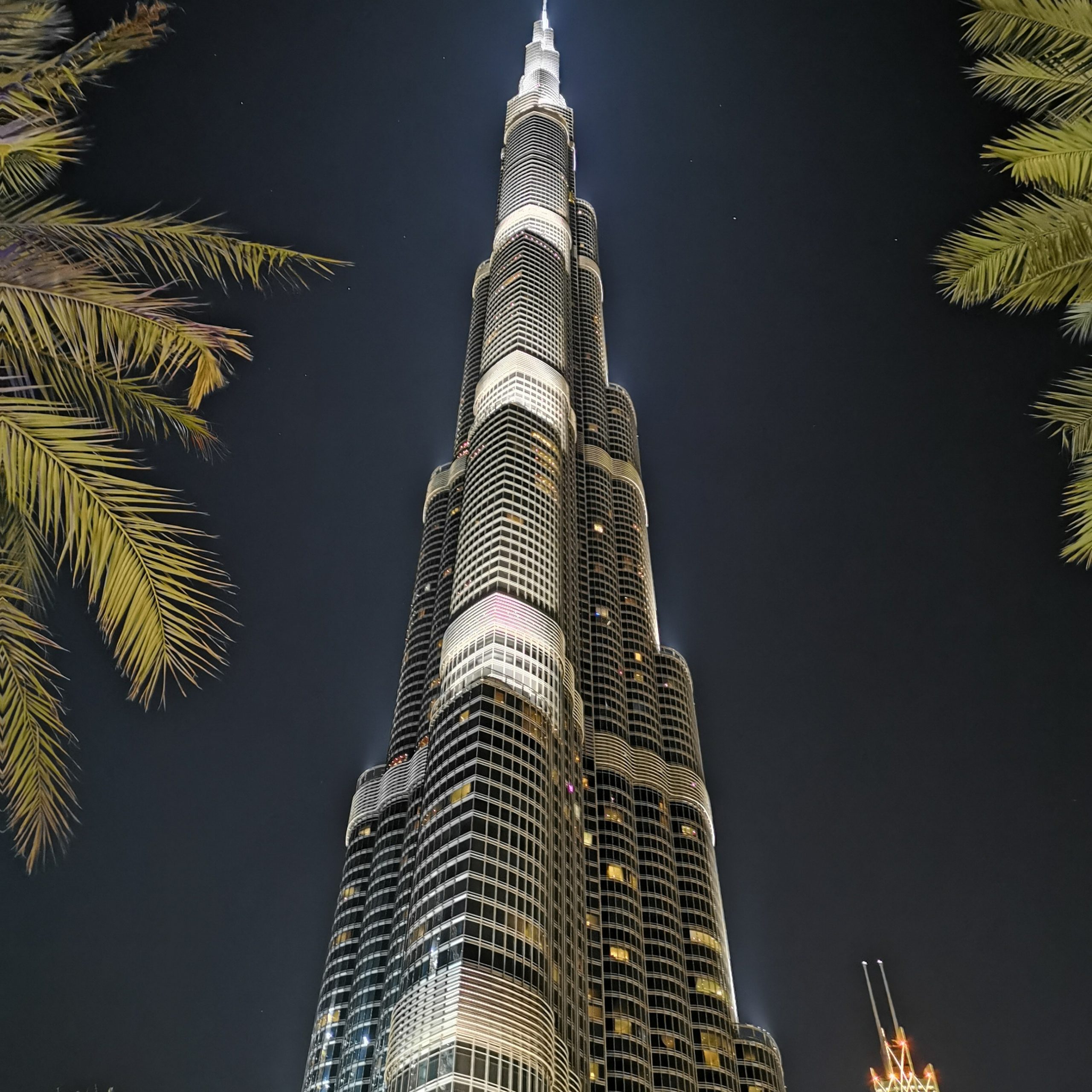 <span> Day 4 </span> Dubai Burj Khalifa Tour & Desert Safari