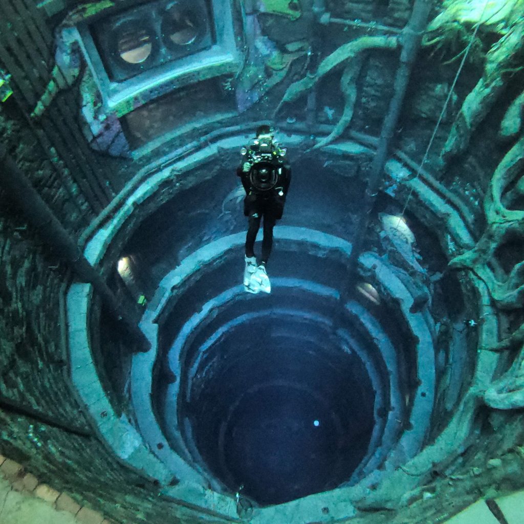 Deep Dive Dubai – Discover Scuba Diving