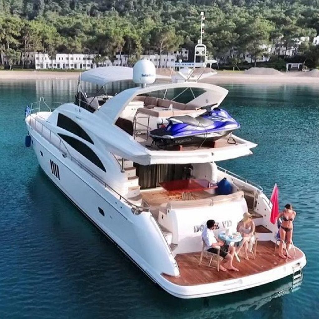 Dolce Vita Yacht Charter Ticket