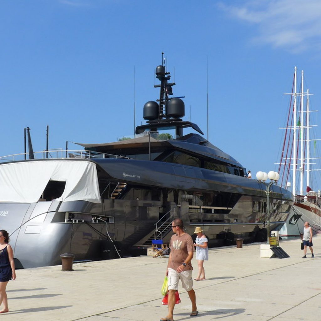Lucky Me Yacht Charter Ticket (40 ft.)