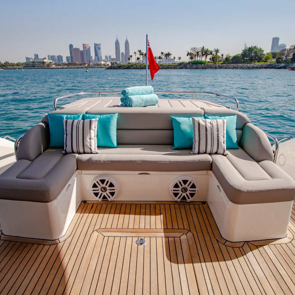 Private yacht (70 ft)