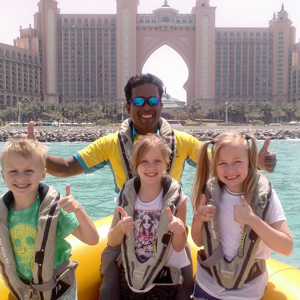 The Yellow Boats: 60 Minutes Marina Cruise