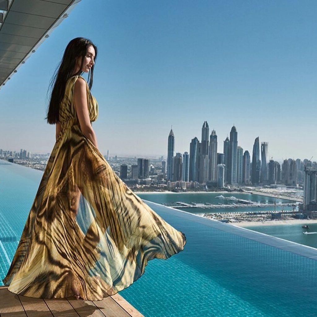 AURA SKYPOOL Dubai: Sunrise or Evening Pool Experience