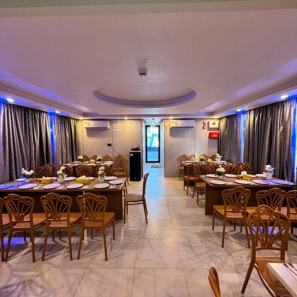 Luxury Yacht Cruise with Buffet Dinner & Sightseeing – Dubai Marina