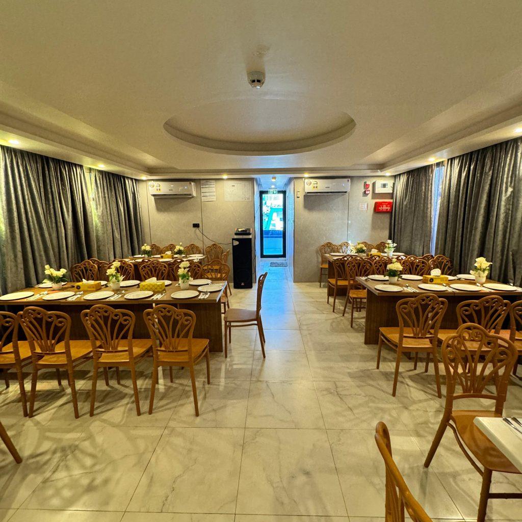 Luxury Yacht Cruise with Buffet Dinner & Sightseeing – Dubai Marina